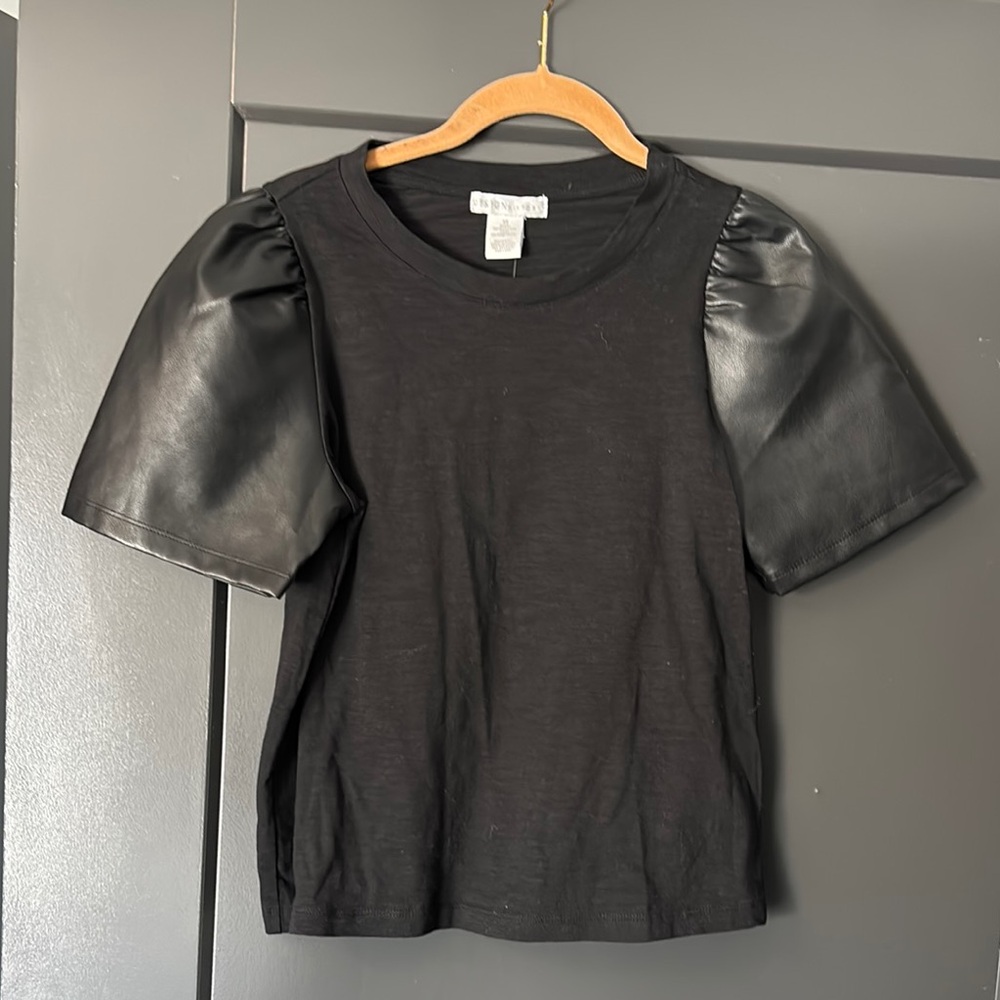 T-shirt with faux leather sleeves